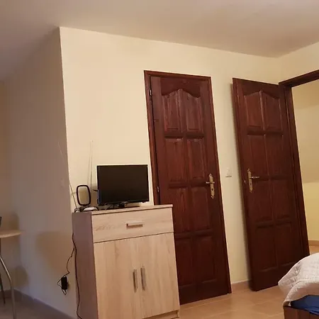 Foczeny Pince Es Vendeghaz