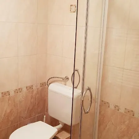 Főczény Pince és *